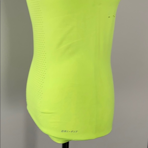 Nike bundle of 2 workout tops - Picture 4 of 11